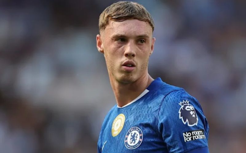 Anh nổi bật với kỹ thuật điêu luyện, khả năng dứt điểm và xử lý bóng thông minh