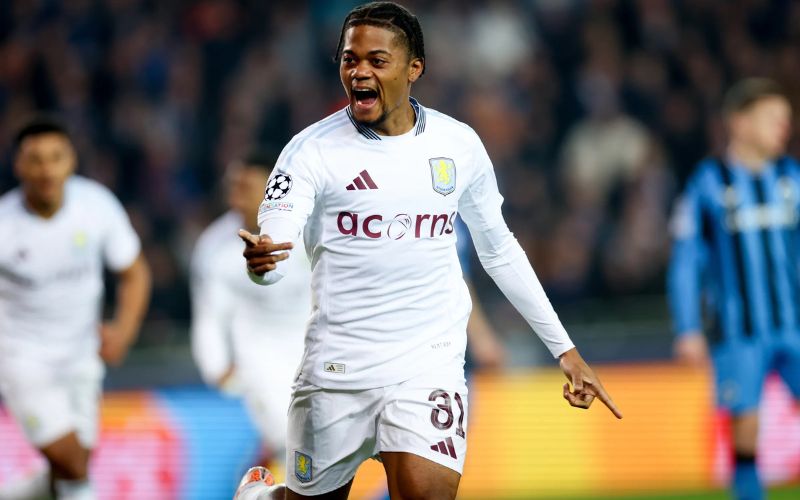 Anh trở thành mối đe dọa toàn diện của hàng thủ đối phương 