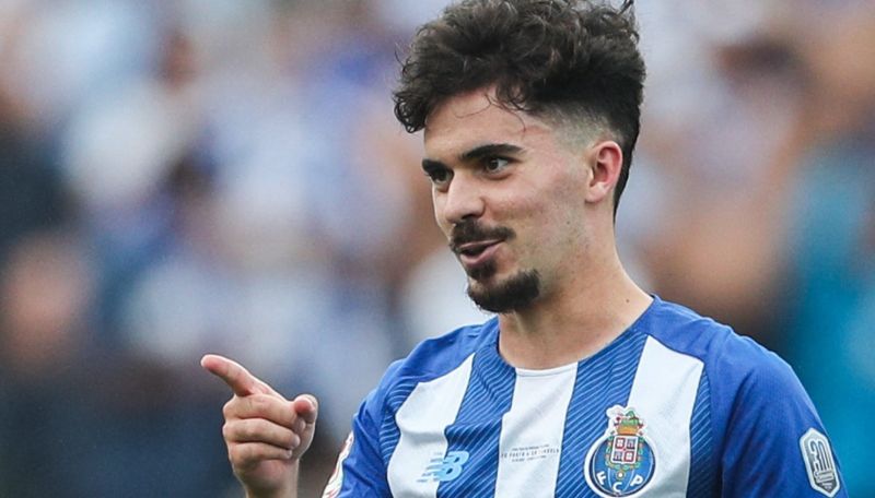 Anh từng thể hiện phong thái chững chạc và tinh thần chiến đấu máu lửa tại các giải đấu quốc nội