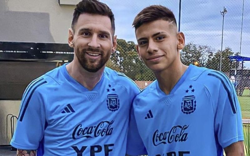 Claudio Echeverri được kỳ vọng sẽ nối tiếp truyền thống huy hoàng của bóng đá xứ Tango