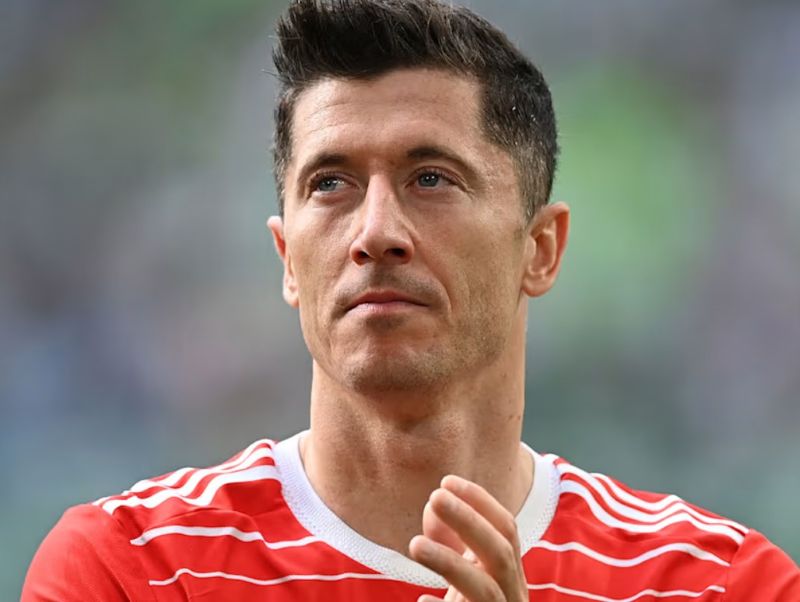 Cùng Bayern Munich, Lewandowski giành cú ăn ba lịch sử và lập nhiều kỷ lục ghi bàn