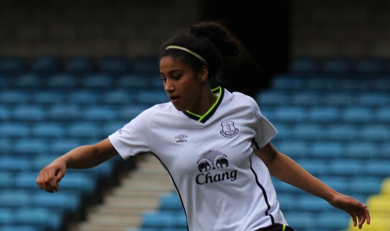 Gabrielle George sở hữu khả năng đọc tình huống thông minh và phong cách phòng ngự bản lĩnh