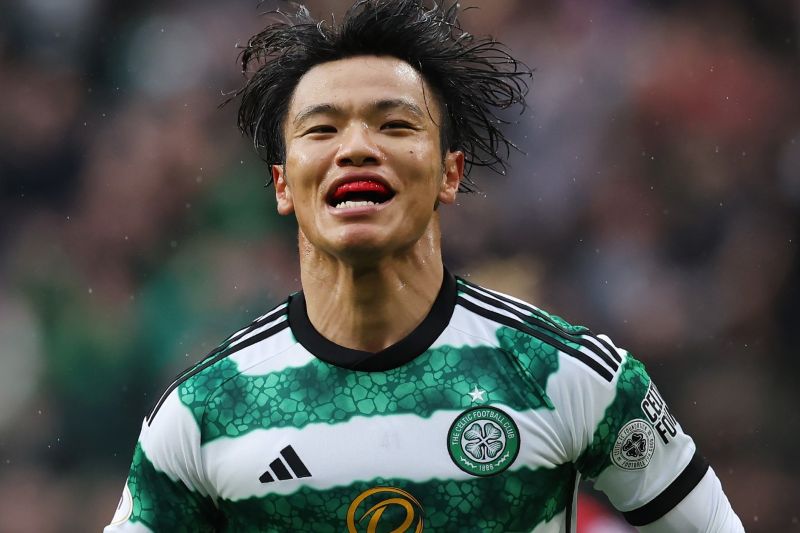 Trong màu áo Celtic, Hatate gây ấn tượng với lối chơi hiện đại, pressing mạnh mẽ và những bàn thắng quan trọng