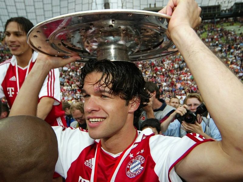 Michael Ballack là một trong những tiền vệ toàn diện và xuất sắc nhất trong lịch sử bóng đá Đức