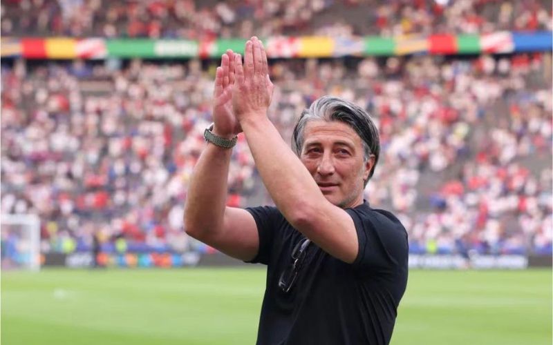 Ông chú trọng vào việc xây dựng hàng phòng ngự chắc chắn